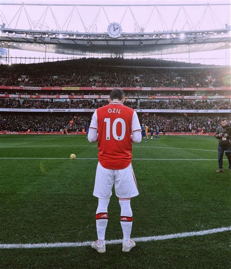 Pin by KB9 on Wallpaper Football World best football player Özil