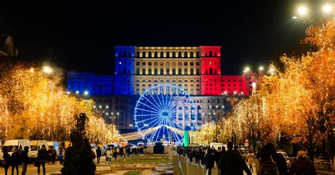 Luminițele de sărbători s au aprins în București iar Târgul de Crăciun