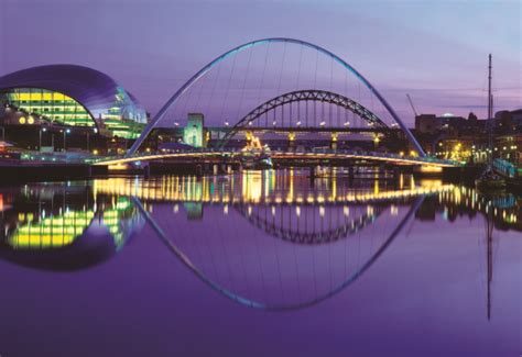 Gateshead Millennium Bridge Design and Pictures – InspirationSeek.com