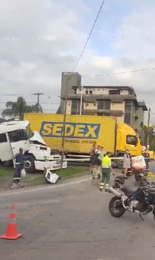 Carretas E Moto Colidem Na BR 101 Em Carapina ES HOJE