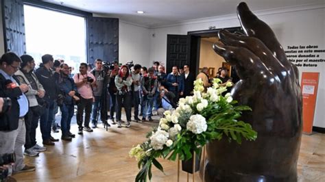 El Cuerpo Del Maestro Fernando Botero Llega A Colombia Para Una Semana