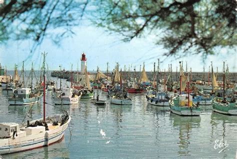 Ile D Oleron La Cotini Re Le Port De P Che Et Le Phare Eur