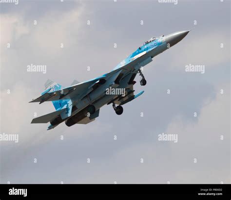 Sukhoi Su 27 Flanker Jet Fighter Fotos Und Bildmaterial In Hoher