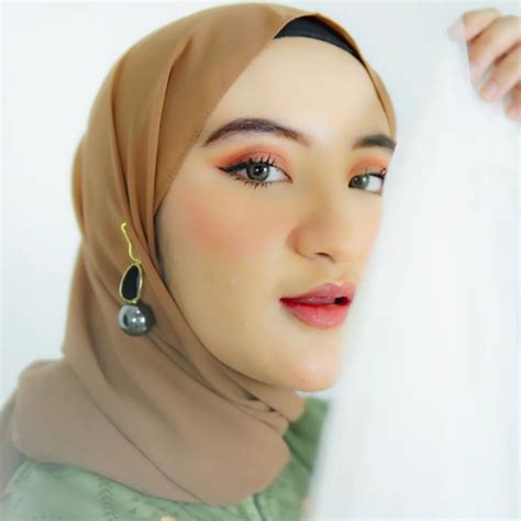 Jual Aksesoris Anting Hijab Hana Pearl Black Shopee Indonesia