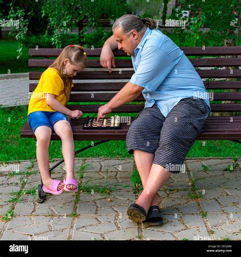 Papa Joue Avec Sa Fille Banque De Photographies Et Dimages Haute