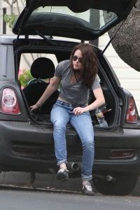 Celebrity News Real: Kristen Stewart Car Accident