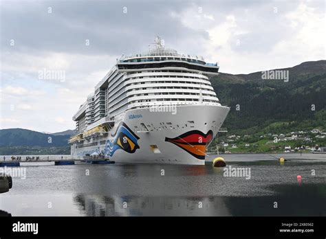 Nordfjordeid Seereise Schiff Kreuzfahrt Norwegen Aidanova