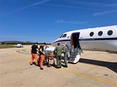 Aeronautica Militare Trasporto Sanitario Urgente Per Un Neonato Da