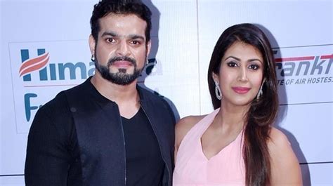 Karan Patel Wife Images - It read, i would urge all media personnel to ...