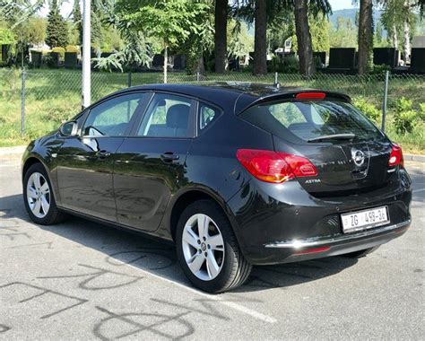 Opel Astra 1 7 CDTI EcoFLEX FACELIFT 131 PS ALU 17 SERVISNA 2014 God