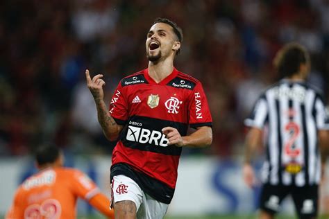 Cantor Revela Que Michael Vomitava Ap S Treinos Em In Cio No Flamengo