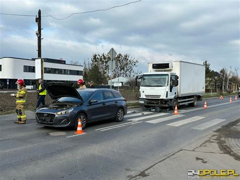 Kolizja Trzech Samochod W Na Przej Ciu Dla Pieszych W Opolu O Polskie