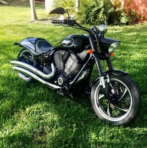 2013 Victory Hammer 8 Ball Premier Auction