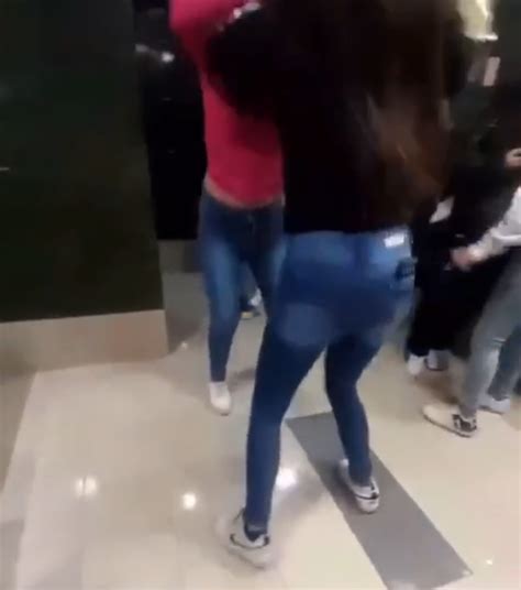 PELEA DE JOVENES EN ZONA FRANCA SIGUE OCURRIENDO LOS FINES DE SEMANA