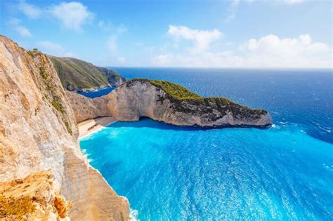 Praia Do Naufr Gio De Navagio Em Zakynthos Gr Cia Foto Premium