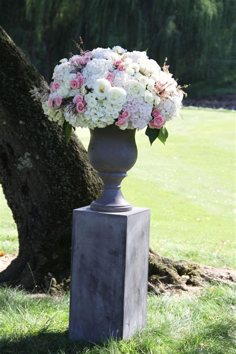 4 Grey Ceremony Urns And Newport Pedestal Rental 2 29 X 13 2 47