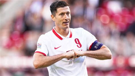 M Robert Lewandowski Doceniony Zaj Pi Te Miejsce W