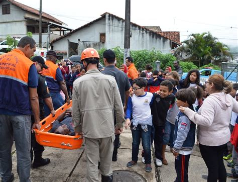 Simulado de desocupação marca o Dia de Redução de Risco e Desastres em