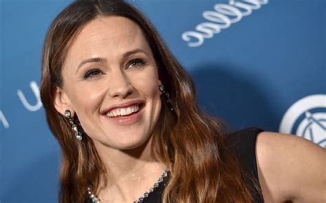 Jennifer Garner Looks Better And Oozes Sex Appeal In Sexy Skintight PVC