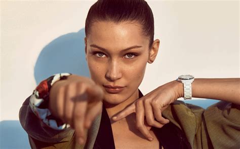 2880x1800 Bella Hadid 5k Macbook Pro Retina Hd 4k Wallpapers Images