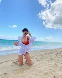 INSTA Ashley Tervort Shows Red Bikini Top Th March Phun