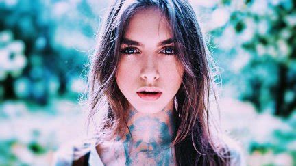Women Model Women Outdoors Looking At Viewer Face Brunette Georgy