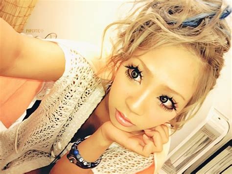 Saki Matsuoka 松岡咲記 Model Gyaru Gal