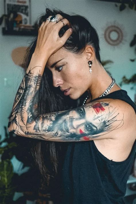 Flower Shoulder Tattoos For Females Sabiriinalorri