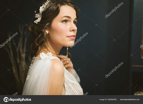 Attractive Young Bride Wedding Ceremony Bride Preparations Wedding