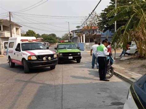 Motocicleta Se Impacta Contra Un Autom Vil En Tierra Blanca