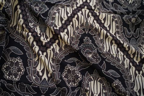 Batik Coton Paris Pekalongan Java Fleuri Noir Gris Fer Tissubatik