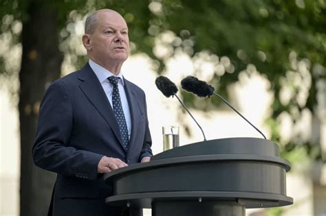 Germany's Scholz says armed forces at heart of 'democratic society'