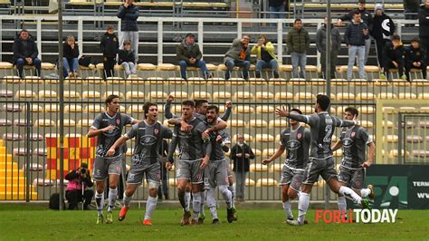 Serie D Derby Amaro Per Il Forl Colpaccio Del Ravenna La Decide Nel