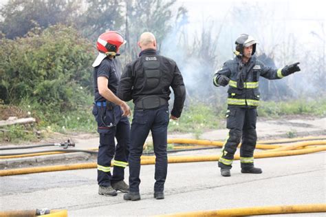 Fotos Espectacular Incendio En El Pol Gono De Maqua El Comercio