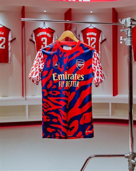 Stella Mccartney Ha Disegnato Una Nuova Maglia Per L Arsenal