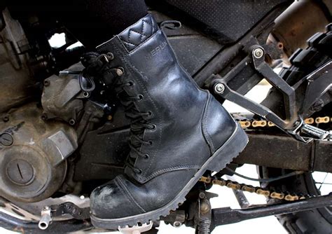 How To Waterproof Motorcycle Boots : Protect Your Boots In Rainy Seasons