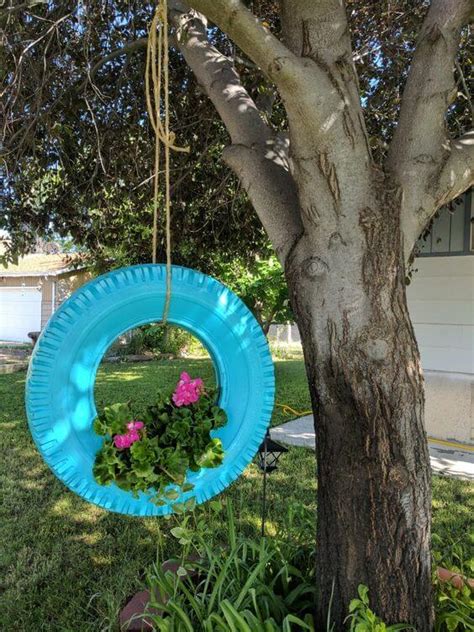 19 Amazing DIY Hanging Crafts To Spruce Up Your Yard