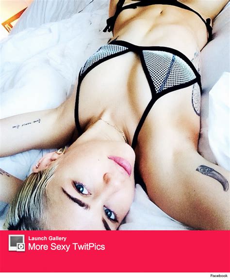 Miley Cyrus Flaunts Bikini Bod See The Pic