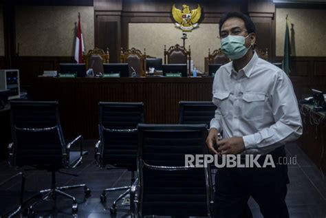 Cabut Hak Politik Selama 4 Tahun Hakim Juga Nilai Azis Rusak Citra DPR