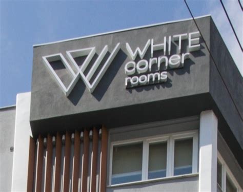 home white corner