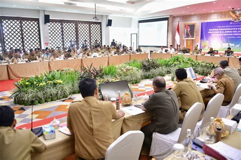 Pimpin Rapat Bersama Tpid Dan Kepala Daerah Prof Zudan Sampaikan Poin