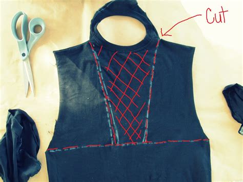 WobiSobi No Sew Tee Shirt Tied Halter DIY