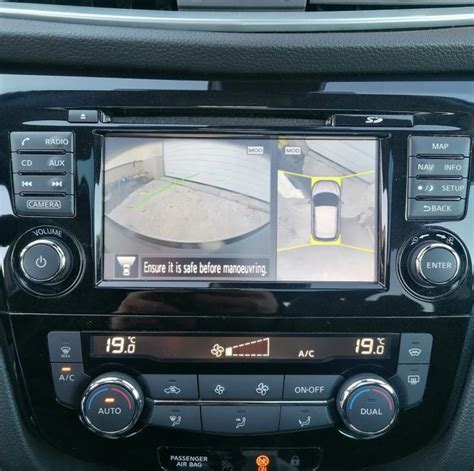 Nissan Qashqai J Navigacija Display Infotainment