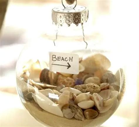 Beach Christmas Decorations & Ideas Inspired by Sea, Sand & Shells ...