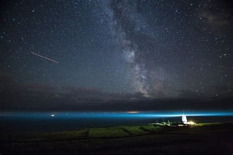 Starlinki znowu lecą na niebie Satelity przez trzy dni będą widoczne