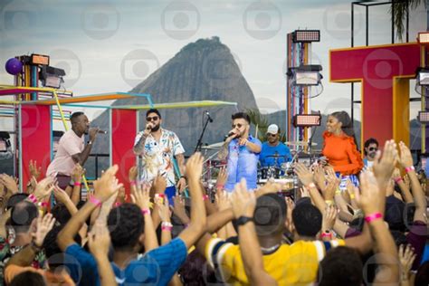 Ludmilla E Mumuzinho Recebem Claudia Leitte Lu Sa Sonza Sorriso