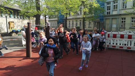 Unser Neuer Spielplatz Ist Fertig Barf Erschule Erfurt