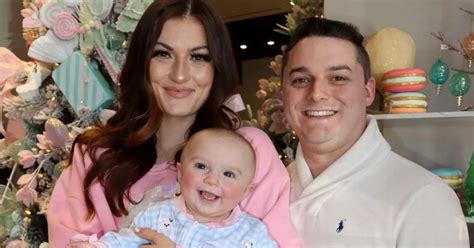 I M A Hot Trophy Wife Spending Money On Nails And Hair Makes Me A Better Mum Mirror Online