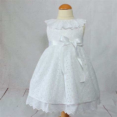 Robe De Bapt Me Blanche Pour B B En Broderie Anglaise Vetement