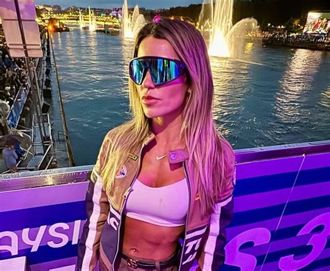 Leticia Bufoni Exibe Look Para Cerim Nia De Abertura Dos Jogos